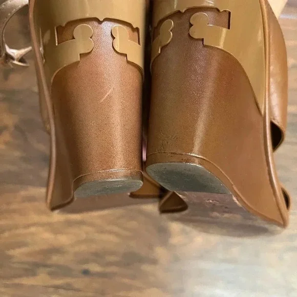 Authentic Tory Burch Gabrielle Wedge Sandals- Size 9 Brown